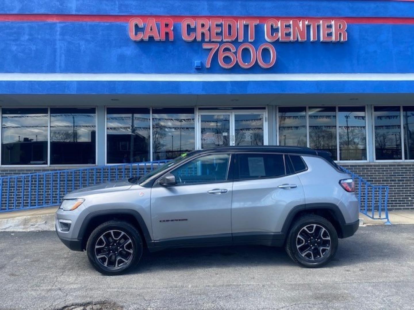 2019 SILVER Jeep Compass Trailhawk 4WD (3C4NJDDBXKT) with an 2.4L L4 DOHC 16V engine, 9A transmission, located at 7600 S Western Ave., Chicago, IL, 60620, (773) 918-3980, 0.000000, 0.000000 - Photo#0